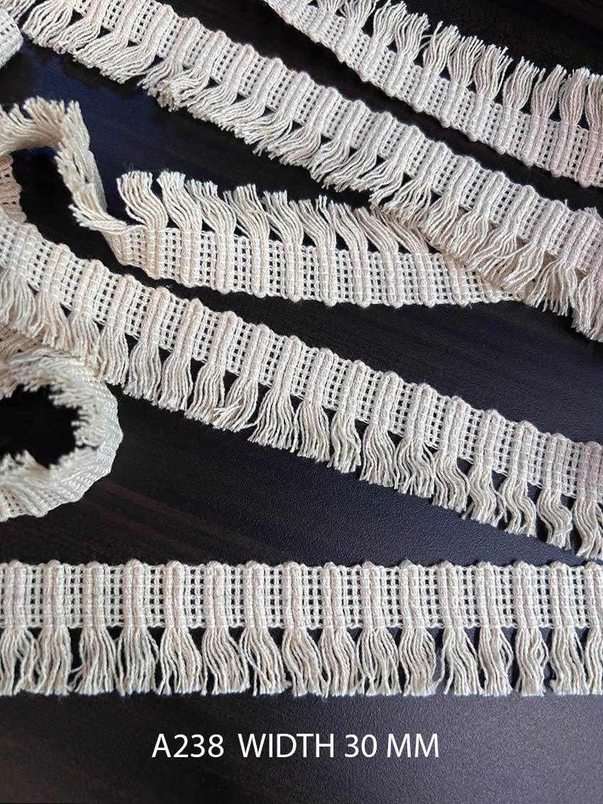 A238 Greige Cotton Knitted Fringe Lace 30MM Dyeable Export Quality
