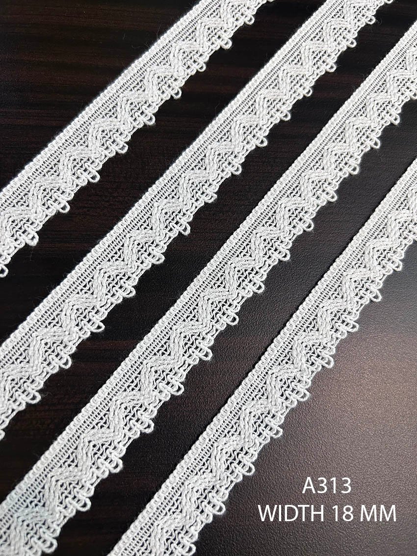 A313 18 MM white knitted lace with continuous wavy edge pattern