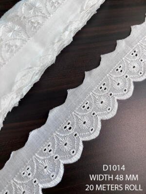 D1014 48 MM white fabric embroidered polyester lace with floral motifs and scalloped edge