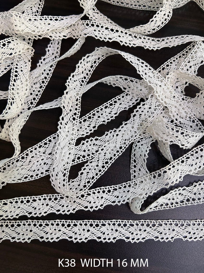 K38 white fine crochet lace 16 mm width