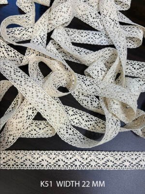 K51 cotton crochet greige lace 22 mm with repeating diamond openwork pattern