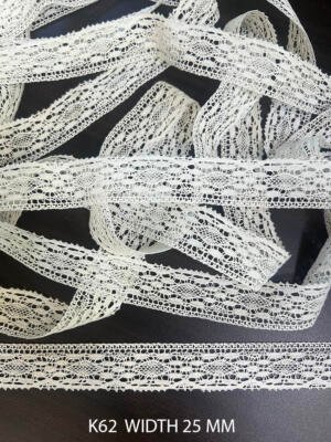 K62 fine white cotton crochet lace 25 mm with delicate geometric openwork