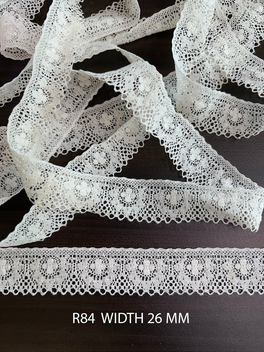 R84 White Raschel Nylon Dyeable Lace 26 MM