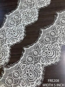 FRE208 white Chantilly lace – 5 inch wide, 3 meter roll