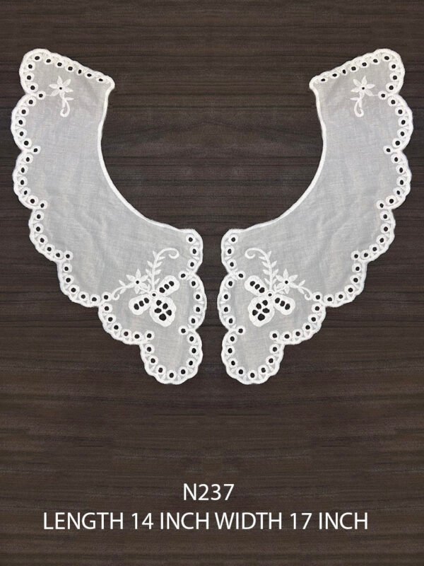 N237 white pair patch lace with oversized dyeable motifs – elegant fabric base for couture necklines