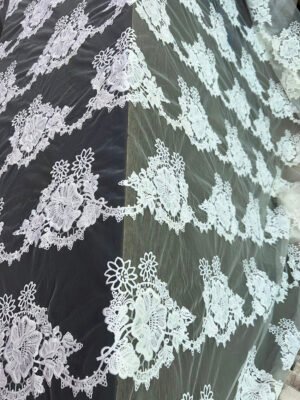 SNE7107 net base fabric with poly flower lace lines – 60 inch width