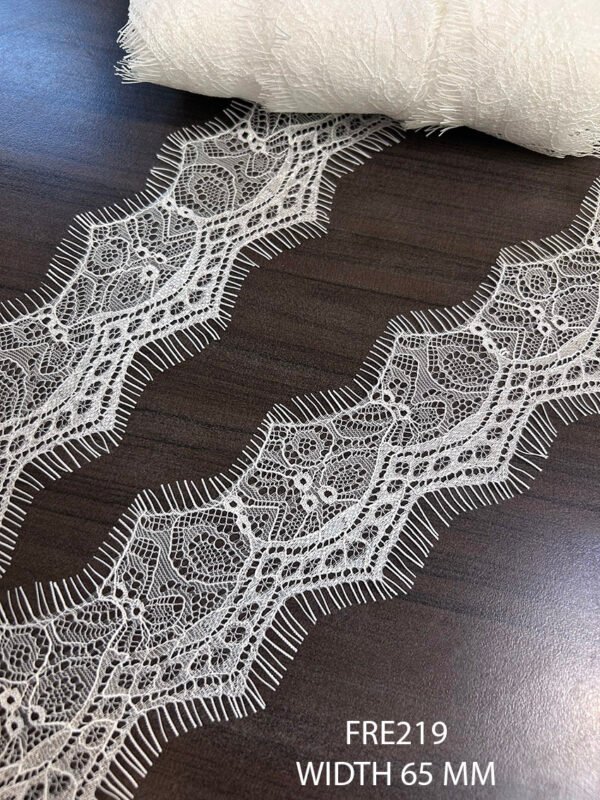FRE219 white dyeable Chantilly lace 65mm with scalloped edges