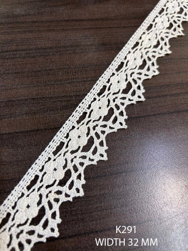 K291 white cotton crochet lace 32mm wide