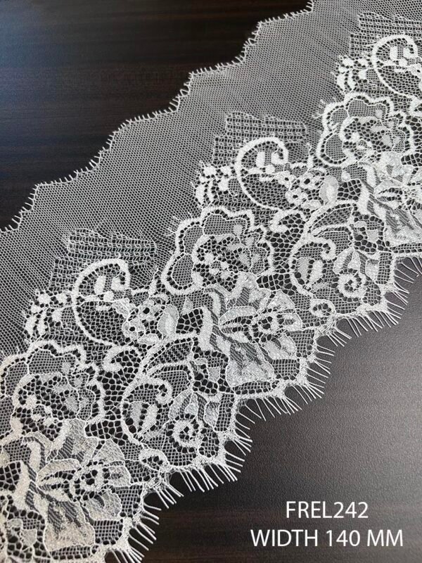 Fine white dyeable Chantilly lace design FREL242 width 140 mm