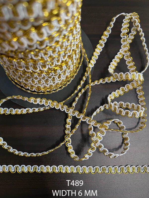 Gold lurex lace trim with white yarn, 6mm wide, sold per meter