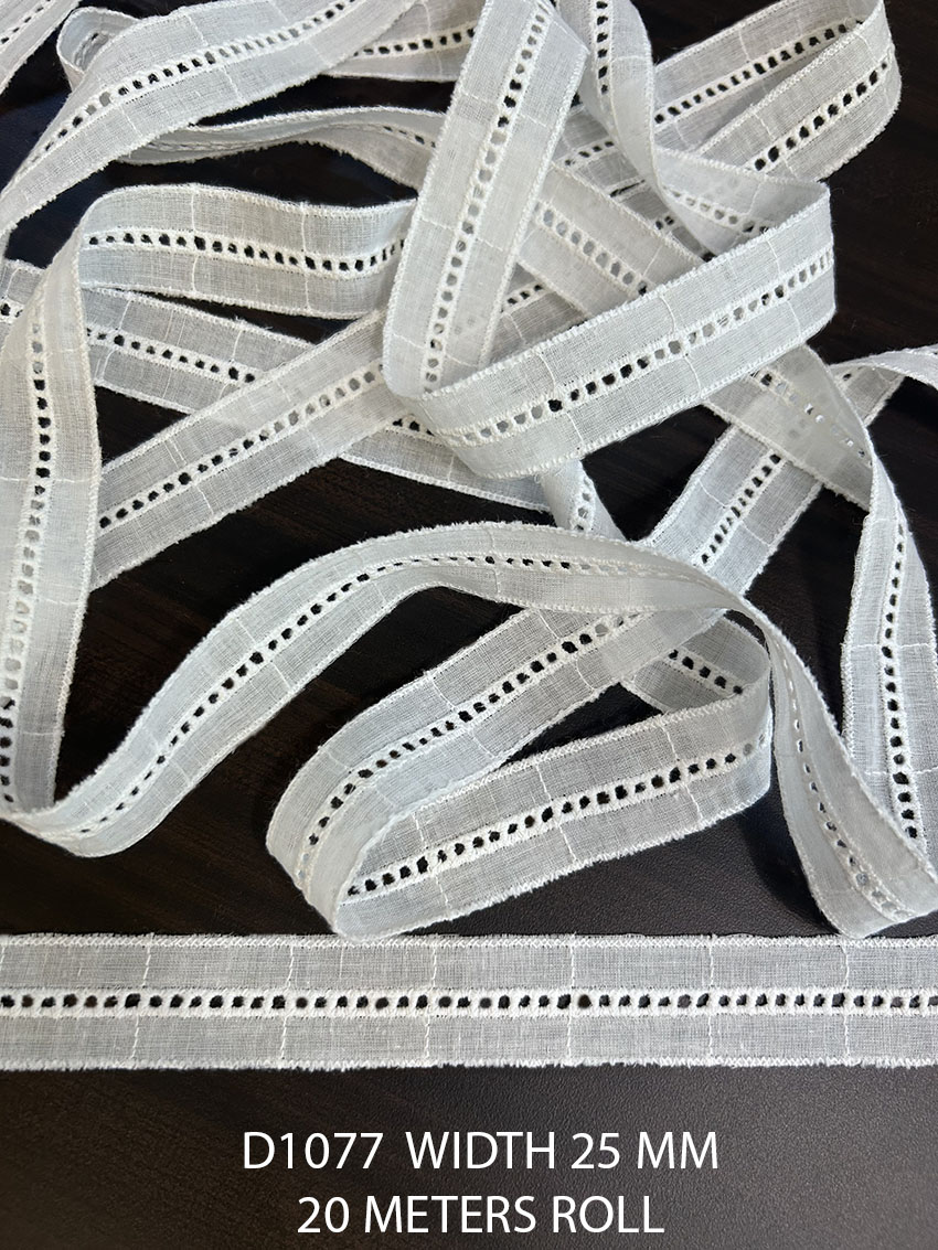 D1077 white cotton embroidered ladder lace 25mm dyeable 20 meters roll