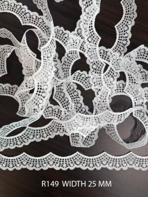 R149 white raschel fine dyeable lace 25 mm width with openwork floral pattern